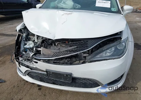 2020 Chrysler Pacifica Touring L z USA, uszkodzony, nr VIN 2C4RC1BG2LR137644